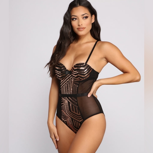 Secret lace Body Suit - Picture 8 of 10